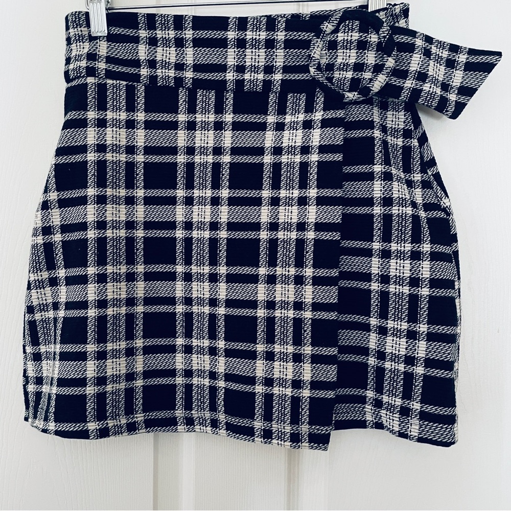 Zara Trafaluc  mini skirt size M